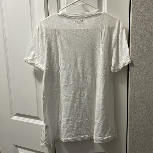 Maurices white 24/7 tee medium - Picture 3 of 3